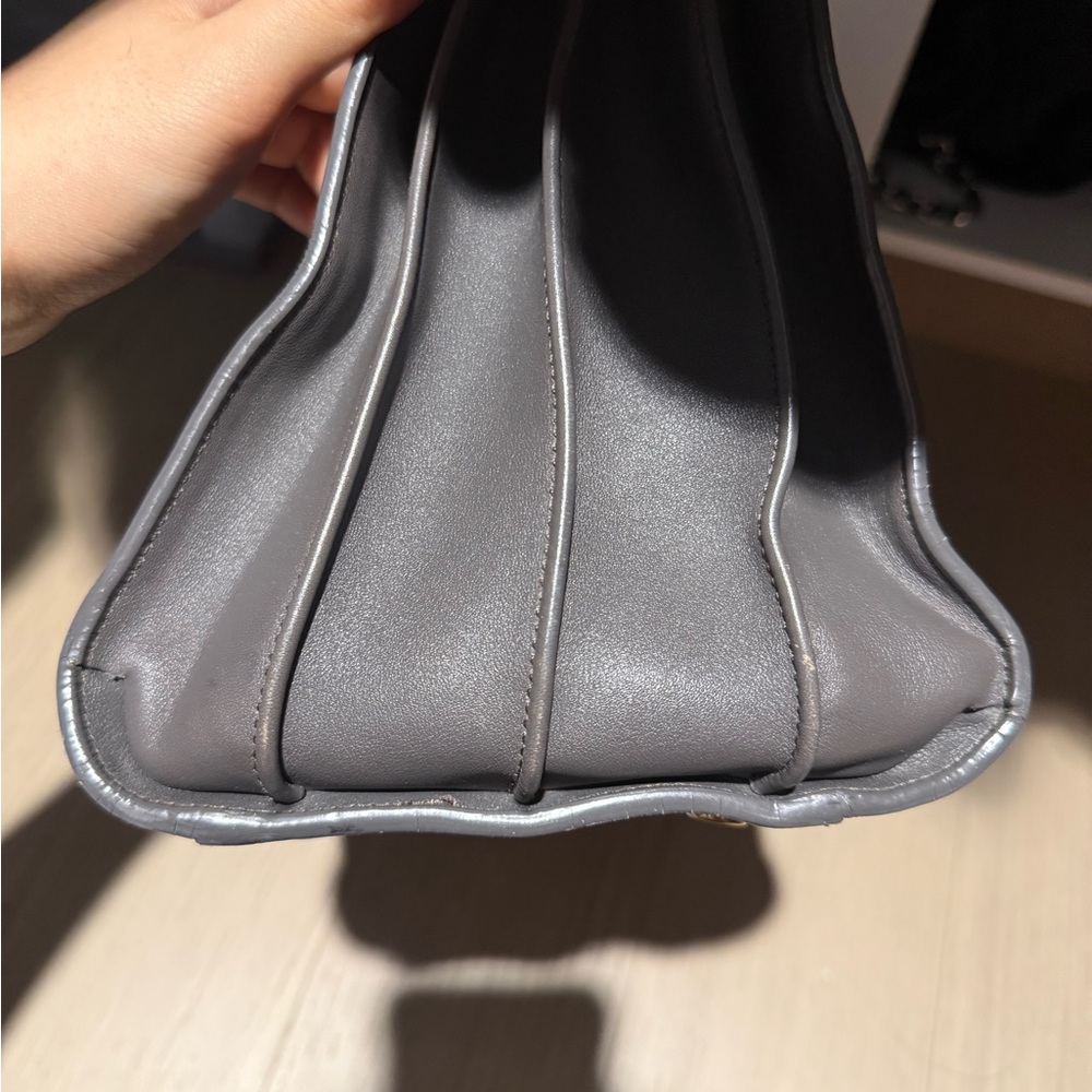 Saint Laurent Grey Small Sac de Jour - Picture 9 of 16